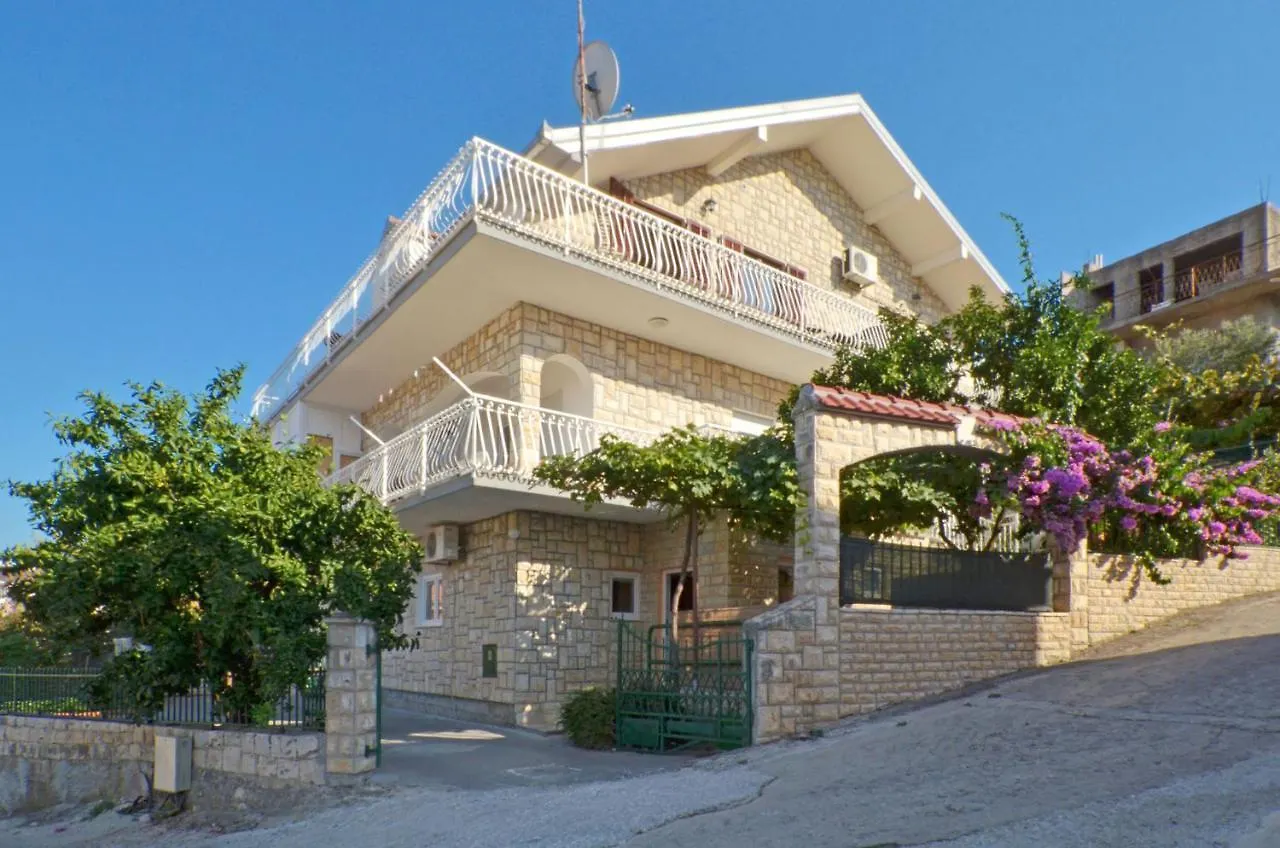 Apartments Pitesa Trogir