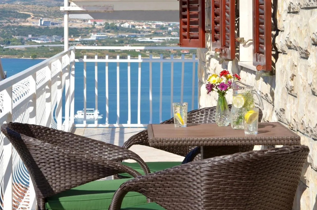 Apartments Pitesa Trogir Croatia