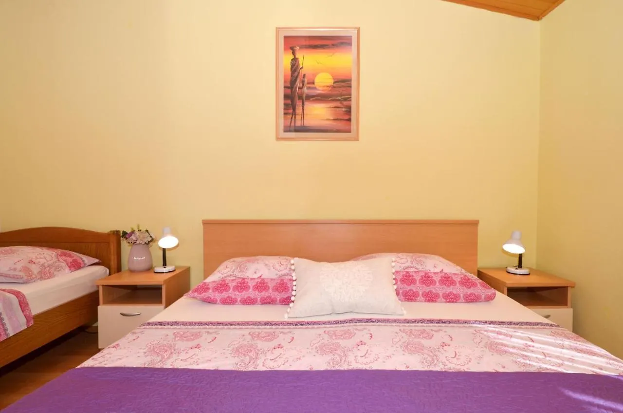 Apartments Pitesa Trogir
