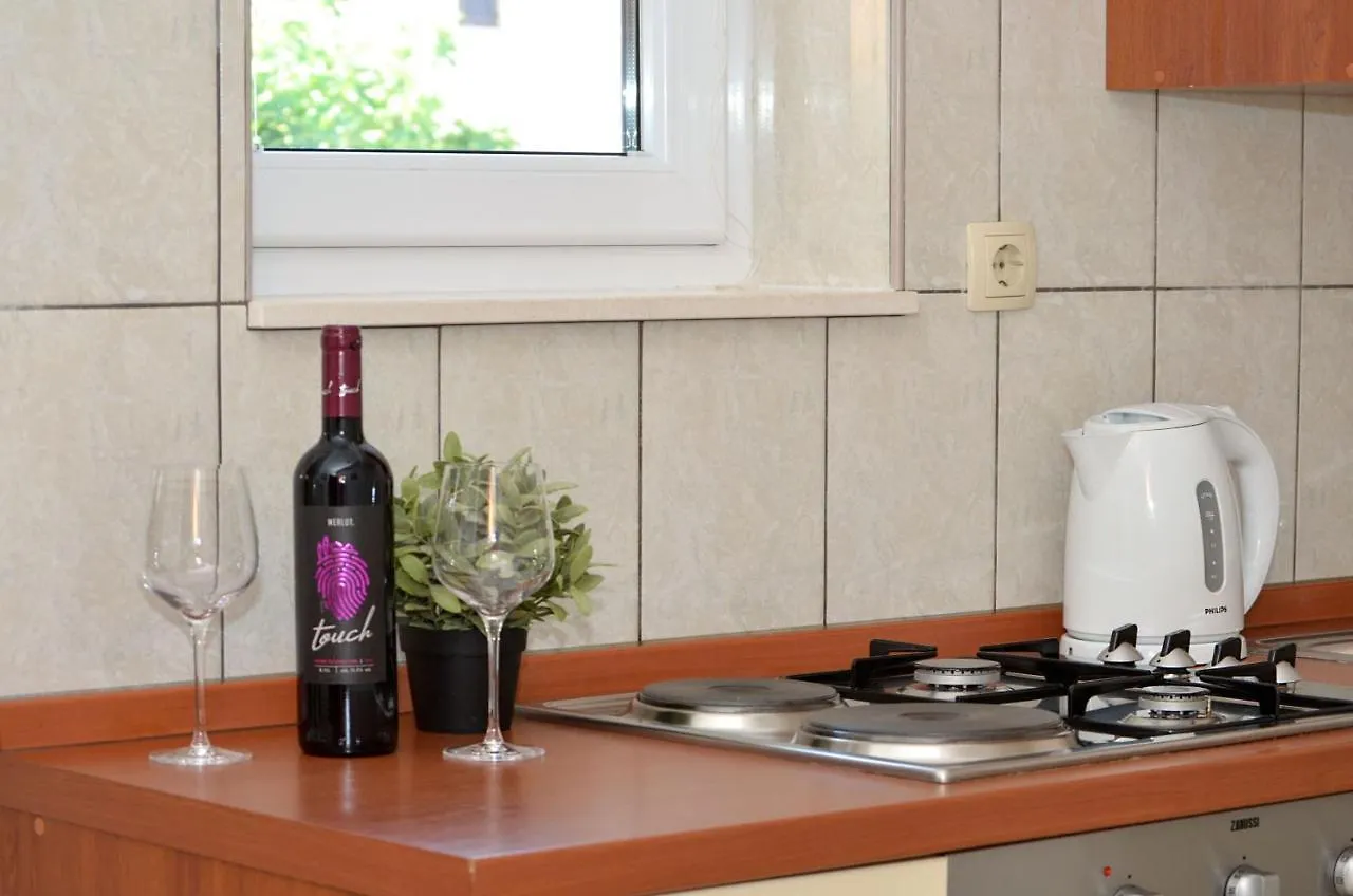 Apartments Pitesa Trogir 0*,