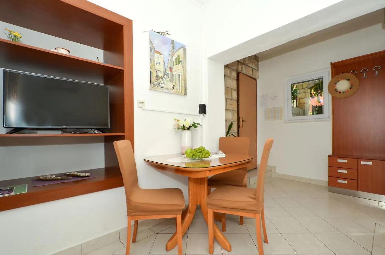 Apartments Pitesa Trogir Croatia