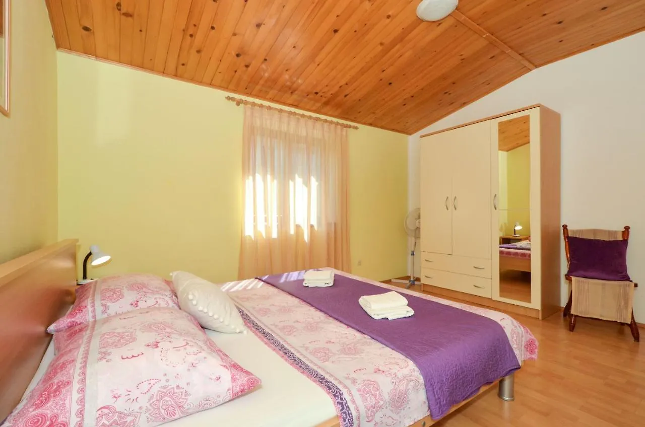 Apartments Pitesa Trogir